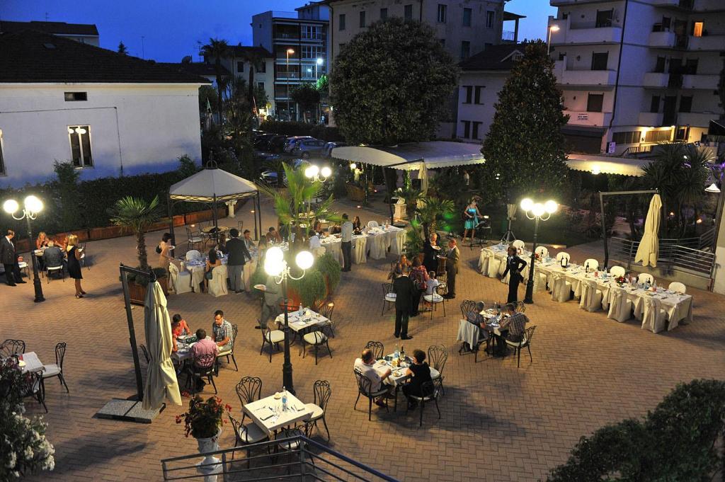 Hotel President Montecatini Terme Exterior foto